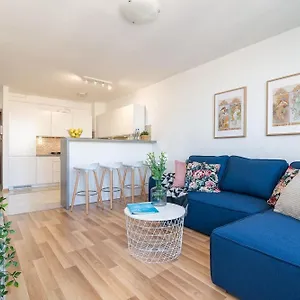 Apartament Navy Aesthetic With Balcony By Renters