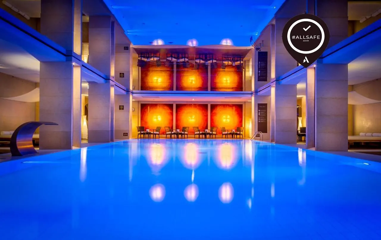 מלון Sofitel Warsaw Victoria 5*,  פולין