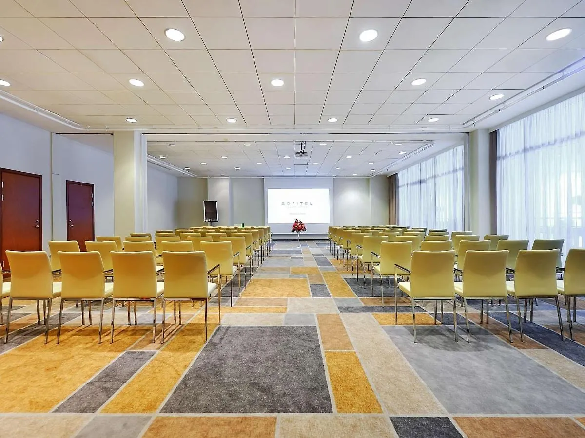 מלון Sofitel Warsaw Victoria
