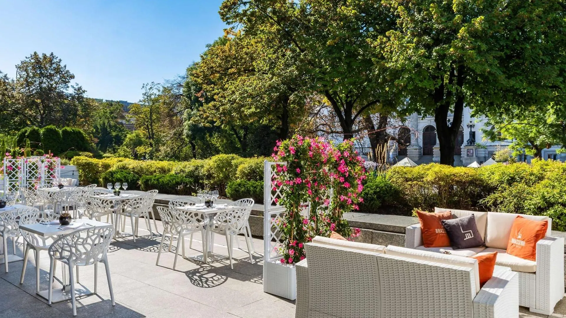מלון Sofitel Warsaw Victoria 5*,  פולין
